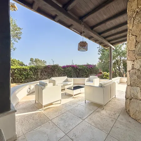 8 Beds With Private Pool Near Porto Cervo *
