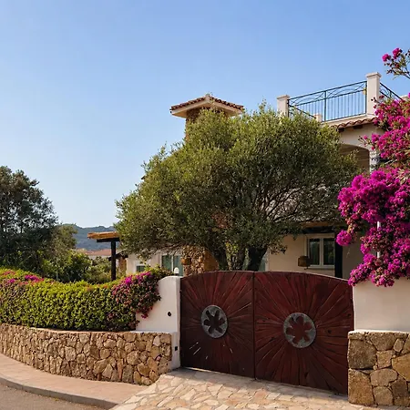 8 Beds With Private Pool Near Porto Cervo ヴィラ *
