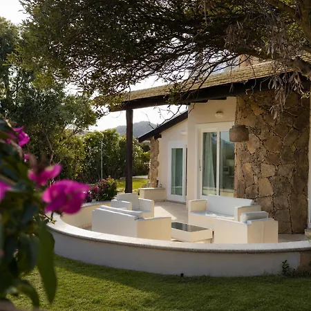 8 Beds With Private Pool Near Porto Cervo ヴィラ アッビアドリ