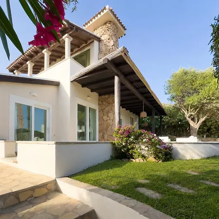 8 Beds With Private Pool Near Porto Cervo アッビアドリ